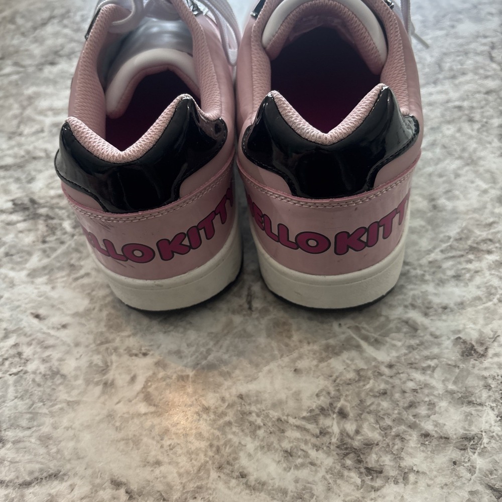 Hello Kitty Womens Lace-Up‎ Casual Court Sneaker Shoes Size US11 Pink/whiteblack - Picture 3 of 8